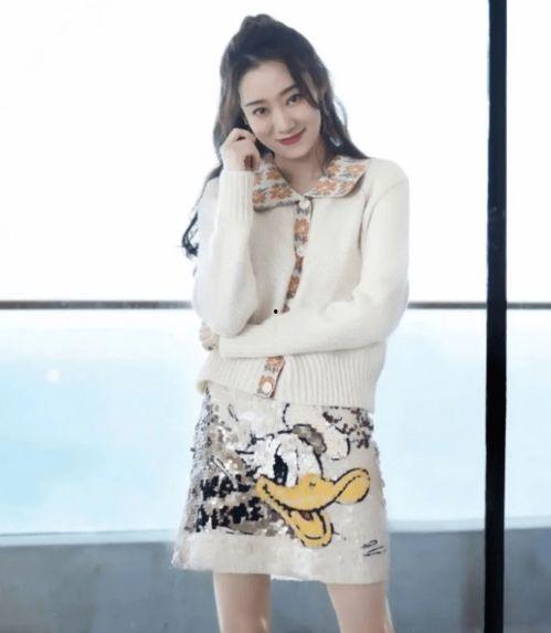 娱乐吃瓜酱服饰图片高清,揭秘娱乐吃瓜酱服饰的吸睛魅力 第2张 娱乐吃瓜酱服饰图片高清,揭秘娱乐吃瓜酱服饰的吸睛魅力 第2张